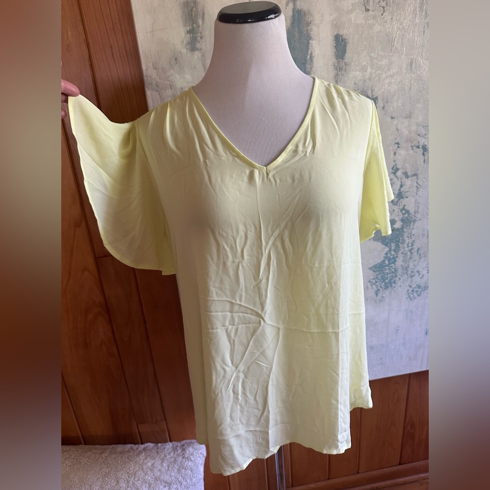 NWT Loft Light Yellow Women's Large Butterfly Sleeve Sheer T-Shirt Blouse Top!